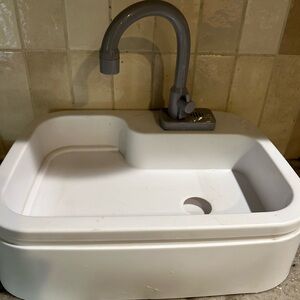 Kids Toy Sink Playset with White Basin and Gray Faucet